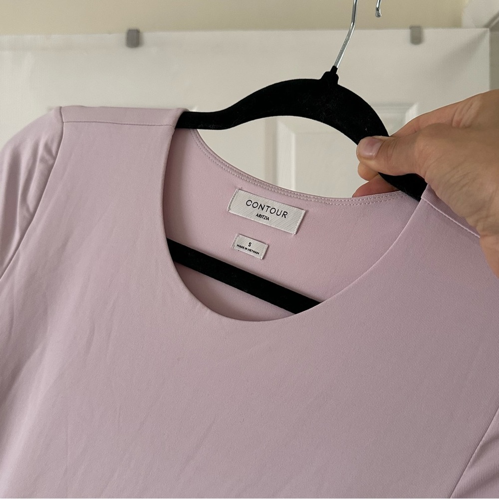 Babaton Contour Light Lilac Short Sleeve Tee